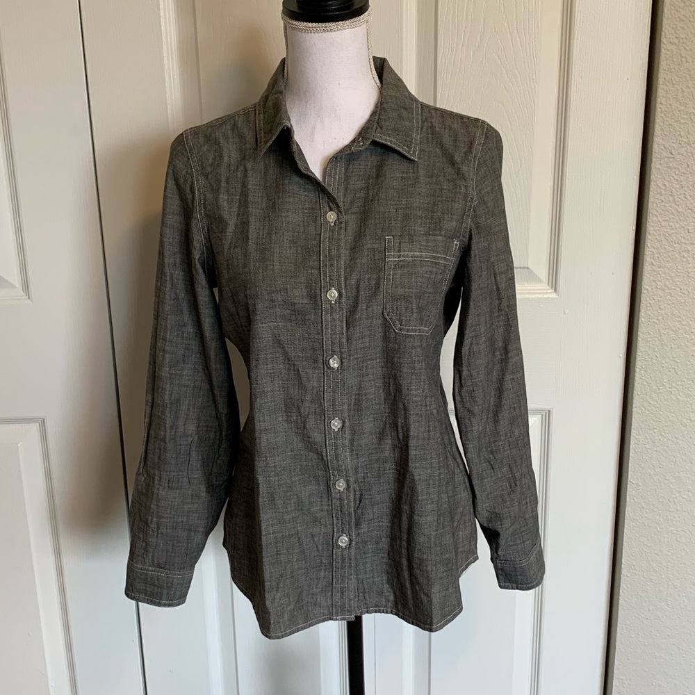 🟥3/$12! Black/gray old navy chambray long sleeve button-up shirt size Small
